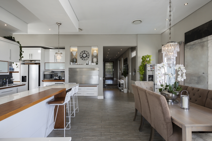 5 Bedroom Property for Sale in Meerhof Estat Western Cape